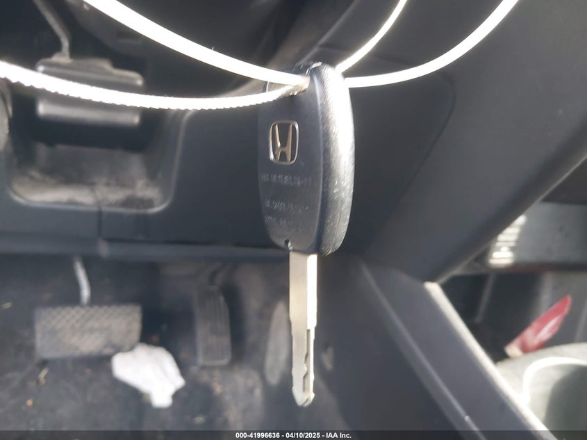 2012 HONDA FIT VIN: JHMGE8H52CC022386