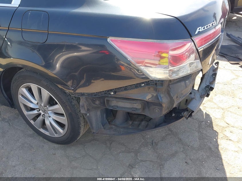 2011 HONDA ACCORD VIN: 1HGCP2F70BA036181