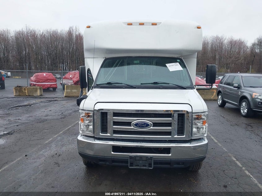 2017 Ford E-350 Cutaway VIN: 1FDEE3F62HDC62817 Lot: 41997211