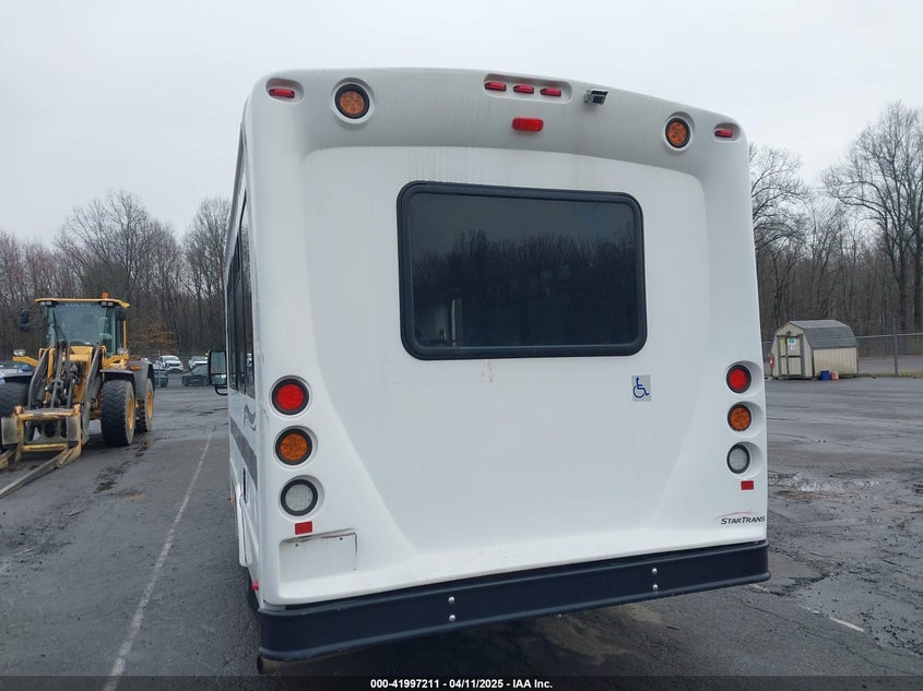 2017 Ford E-350 Cutaway VIN: 1FDEE3F62HDC62817 Lot: 41997211