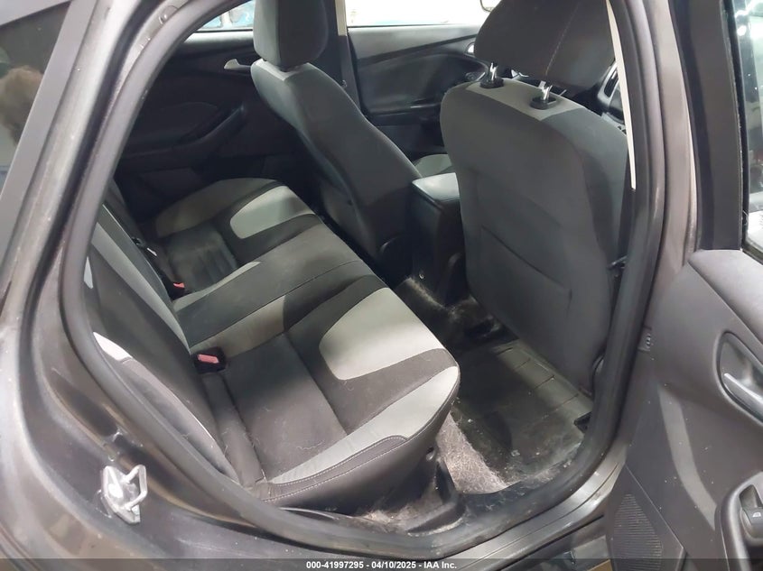 2014 FORD FOCUS VIN: 1FADP3F24EL310431