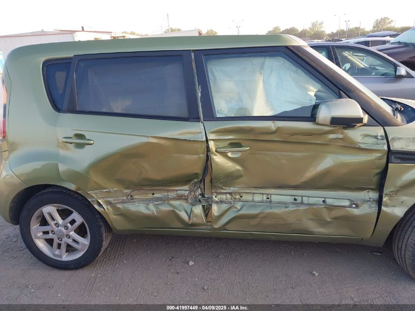 2011 Kia Soul + VIN: KNDJT2A2XB7300792 Lot: 41997449