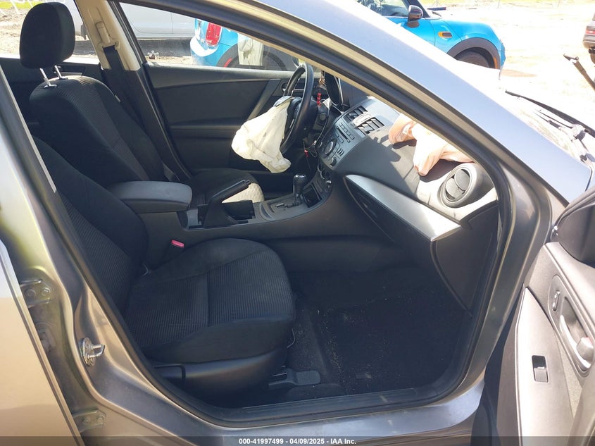 2013 MAZDA MAZDA3 VIN: JM1BL1U73D1814690