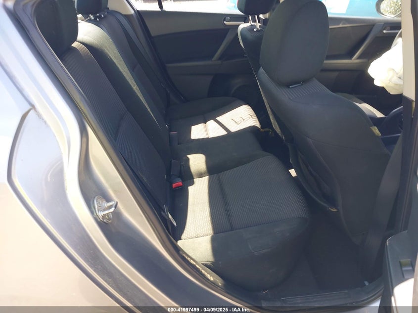 2013 MAZDA MAZDA3 VIN: JM1BL1U73D1814690