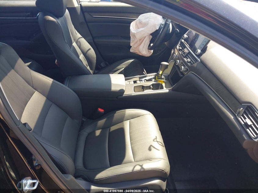 2022 HONDA ACCORD VIN: 1HGCV1F59NA033461