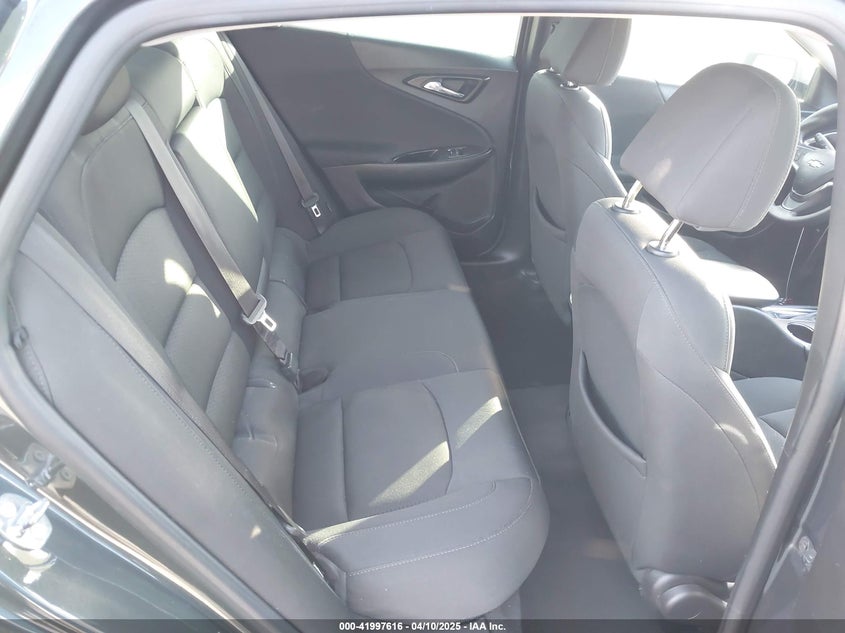 2016 CHEVROLET MALIBU VIN: 1G1ZE5ST9GF302738