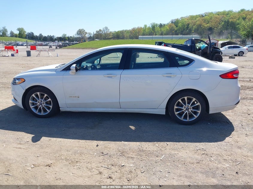 VIN 3FA6P0LU8HR396572 2017 FORD FUSION HYBRID SE