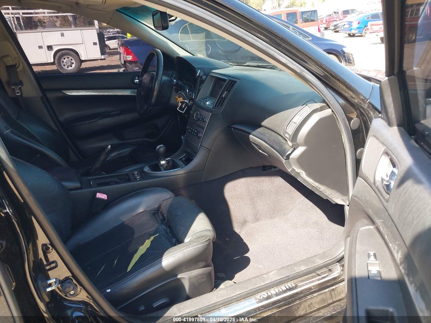 2011 INFINITI G37 VIN: JN1CV6APXBM506530