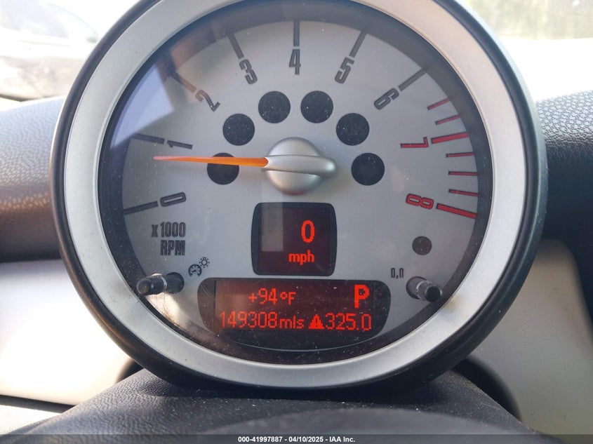 2010 MINI COOPER VIN: WMWMF3C56ATZ24156