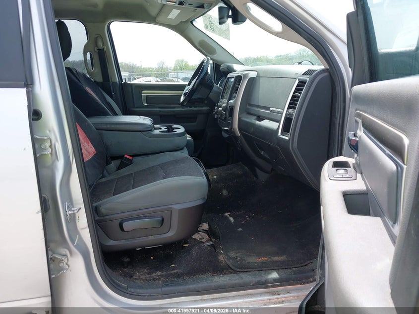 2017 RAM 1500 VIN: 1C6RR7TT1HS822776