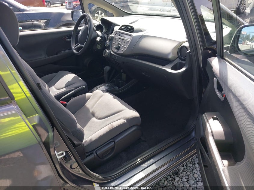 2012 HONDA FIT VIN: JHMGE8H35CC029427