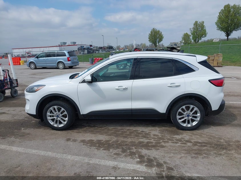 VIN 1FMCU9G68LUB64704 2020 FORD ESCAPE SE