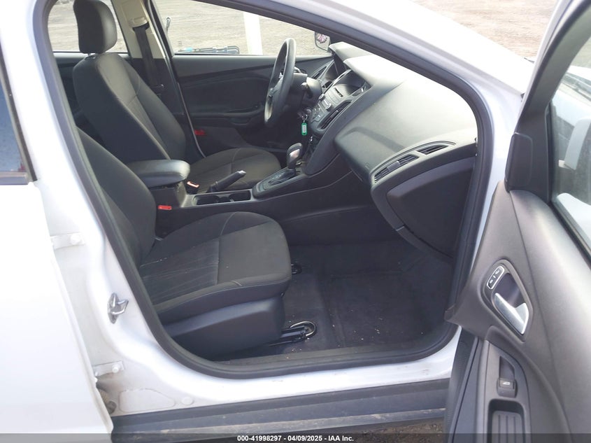 2017 FORD FOCUS VIN: 1FADP3F29HL224200