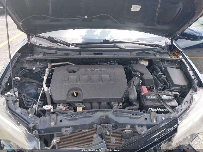 VIN 2T1BURHE7JC977029 2018 TOYOTA COROLLA LE