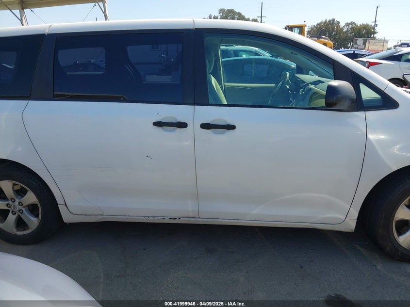 2011 TOYOTA SIENNA VIN: 5TDZK3DCXBS011806