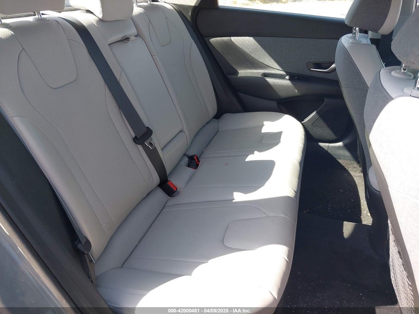 KMHLP4AG5PU453783 2023 HYUNDAI ELANTRA photo no. 20