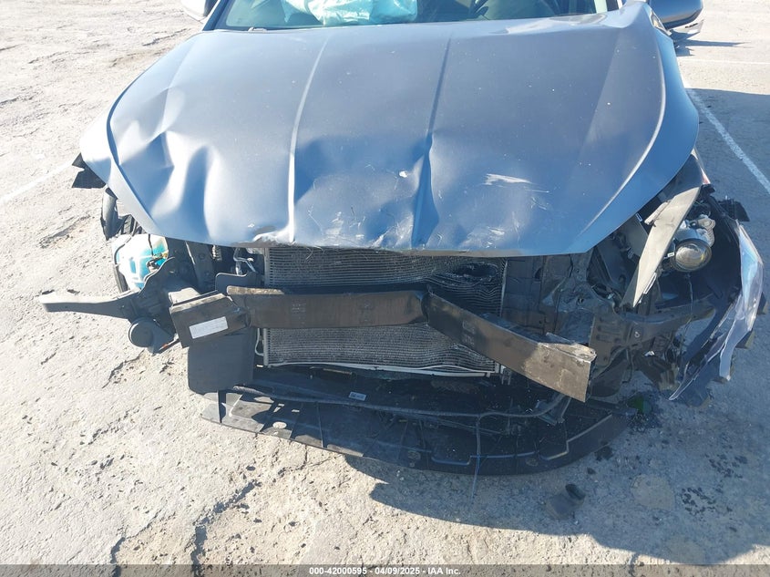 2019 HYUNDAI ELANTRA VIN: 5NPD84LF0KH422566
