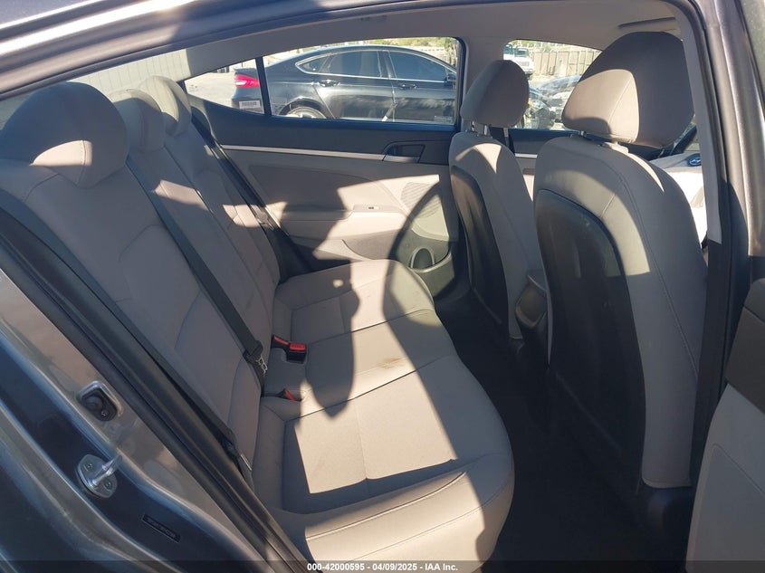 2019 HYUNDAI ELANTRA VIN: 5NPD84LF0KH422566
