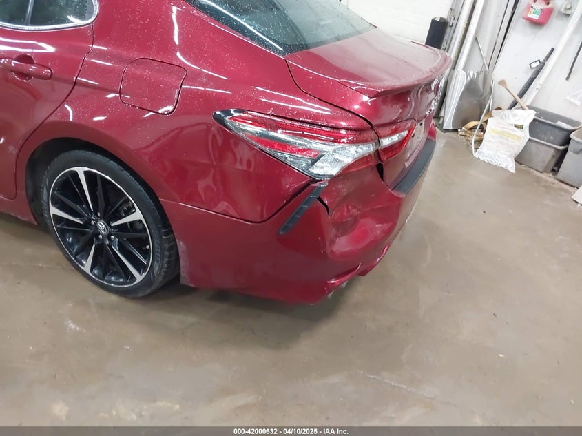 2018 TOYOTA CAMRY VIN: 4T1BZ1HK7JU500320