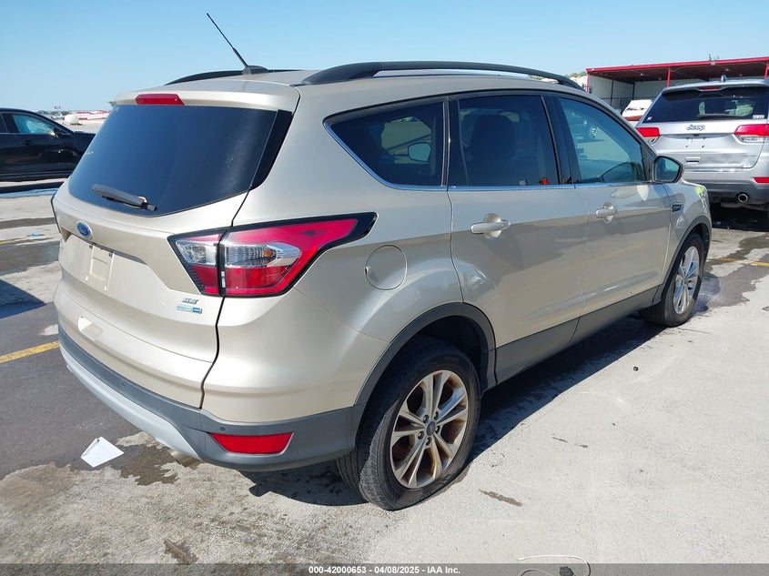VIN 1FMCU9GD6HUC16286 2017 FORD ESCAPE SE