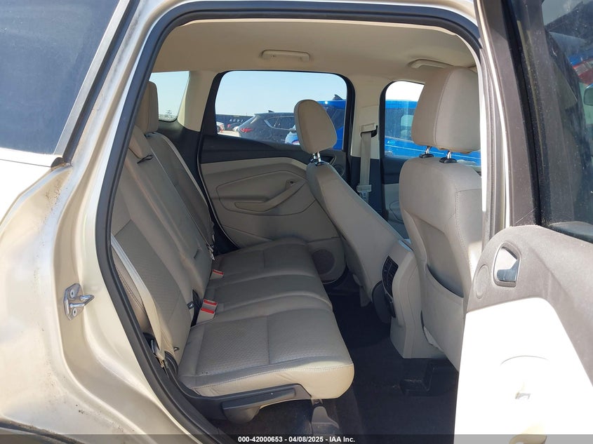 VIN 1FMCU9GD6HUC16286 2017 FORD ESCAPE SE