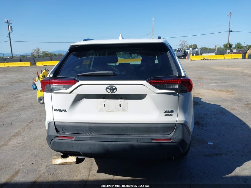 2021 TOYOTA RAV4 XLE - 2T3P1RFV4MC210249