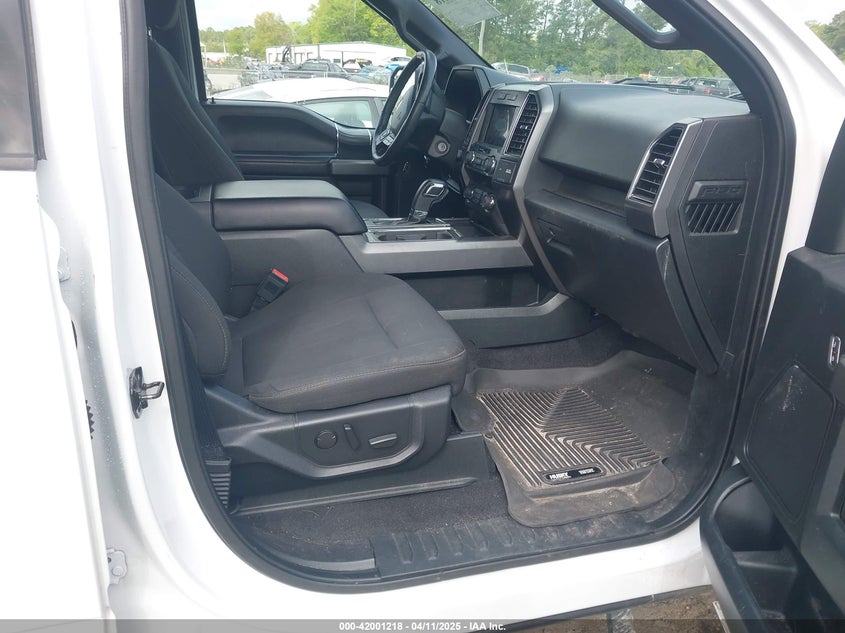 VIN 1FTEW1EP8KFA77957 2019 FORD F-150 XLT