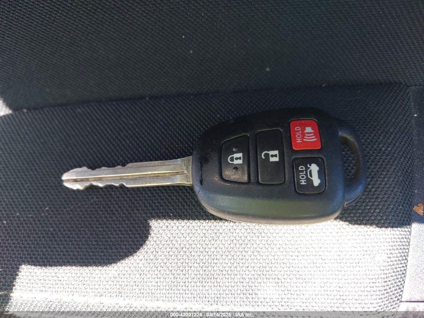 2017 TOYOTA COROLLA VIN: 2T1BURHEXHC960185