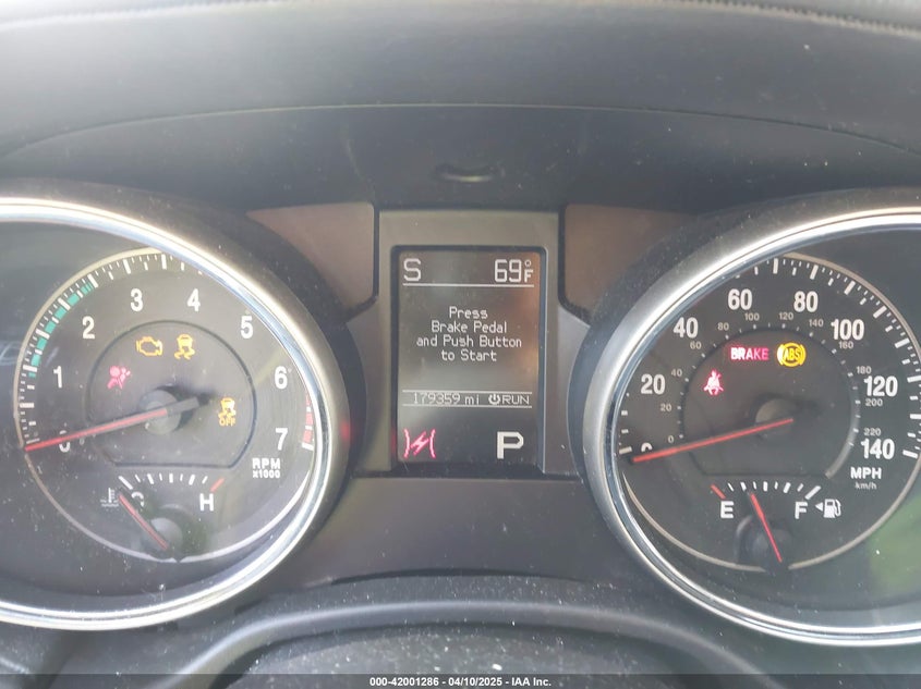 2011 JEEP GRAND CHEROKEE VIN: 1J4RR6GT2BC580377