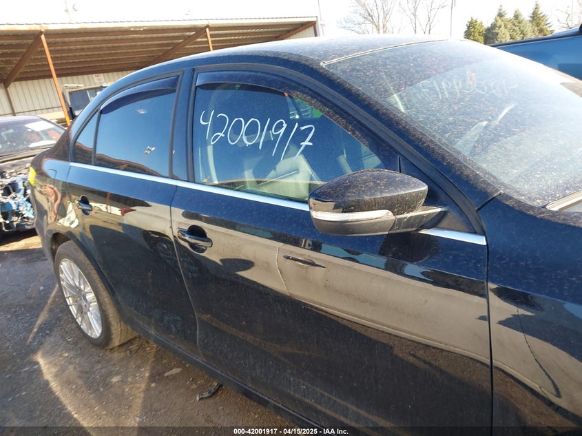 2013 VOLKSWAGEN JETTA 2.5L SE - 3VWDP7AJ4DM354519