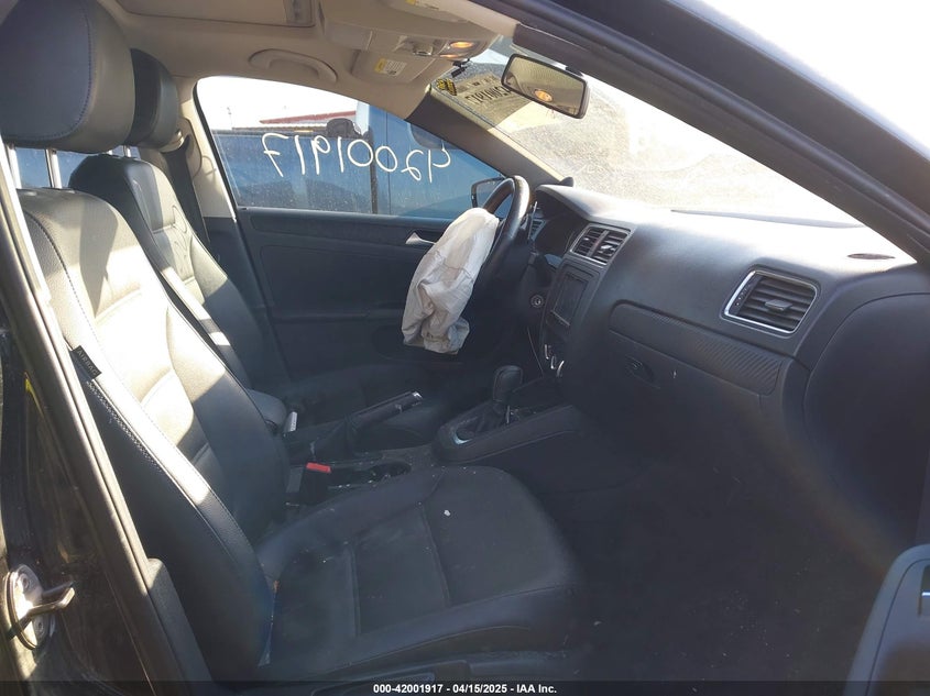 2013 VOLKSWAGEN JETTA 2.5L SE - 3VWDP7AJ4DM354519