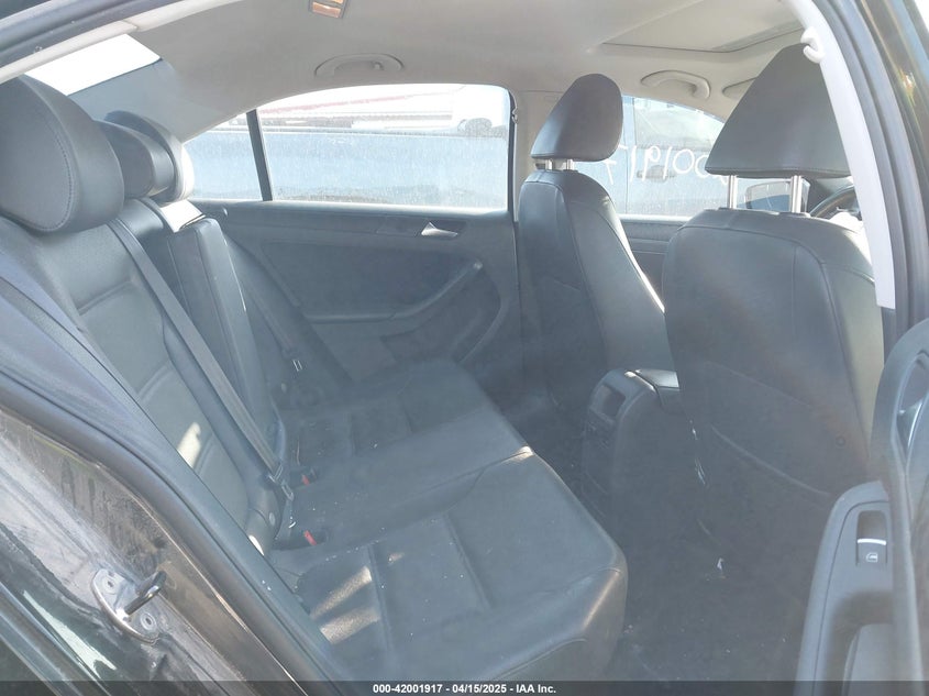 2013 VOLKSWAGEN JETTA 2.5L SE - 3VWDP7AJ4DM354519