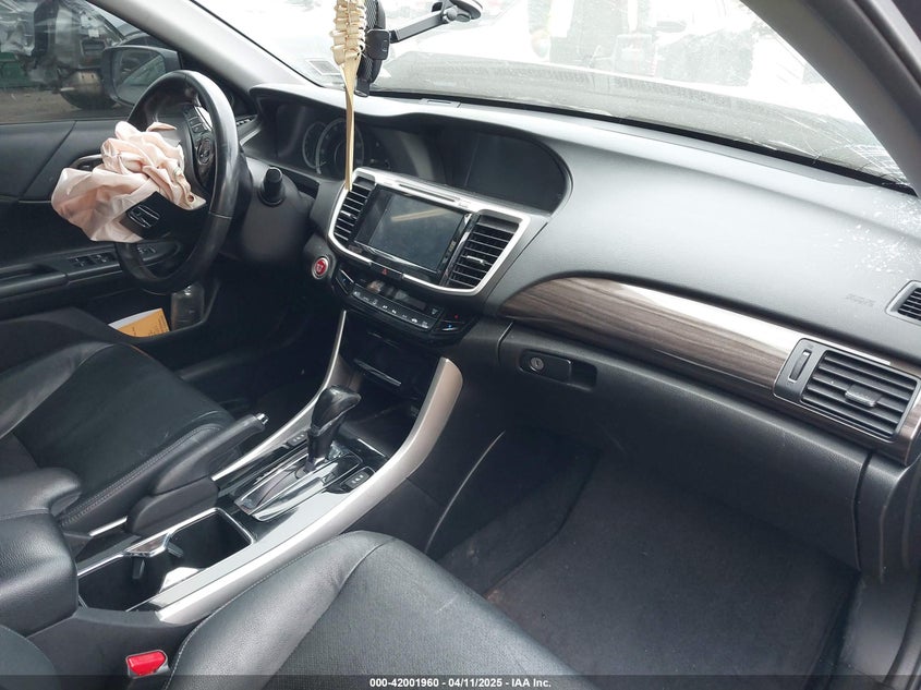 2016 HONDA ACCORD VIN: 1HGCR3F01GA002728
