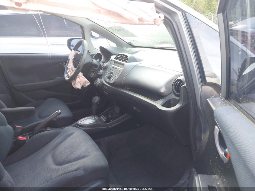 2009 HONDA FIT VIN: JHMGE88469C000715