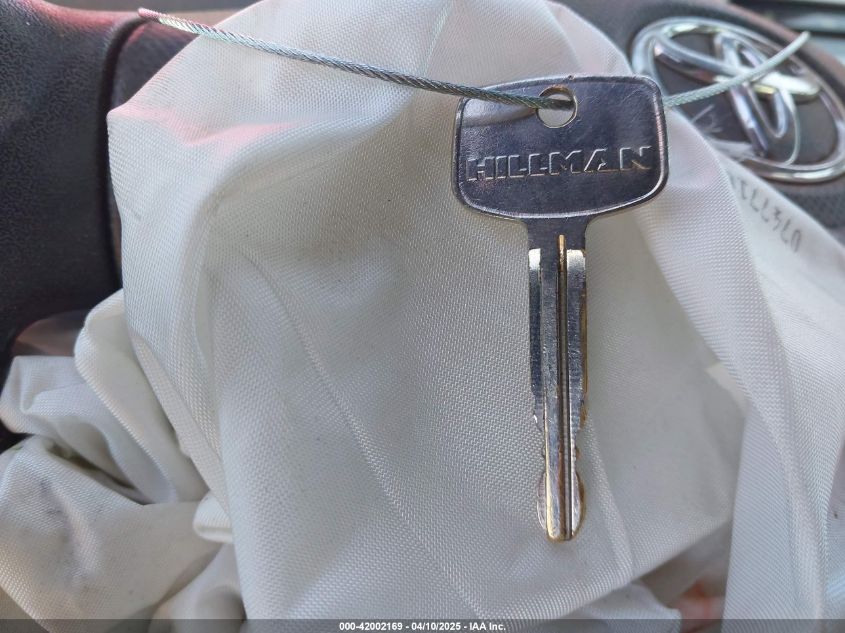 2008 Toyota Yaris S VIN: JTDJT923785156131 Lot: 42002169