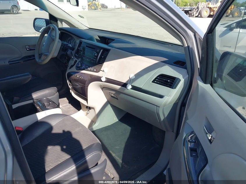 2011 TOYOTA SIENNA VIN: 5TDXK3DC8BS131434