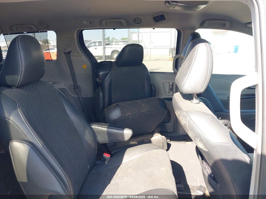 2011 TOYOTA SIENNA VIN: 5TDXK3DC8BS131434