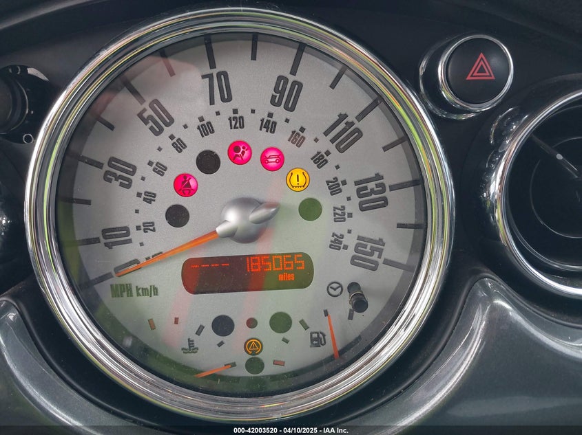 2006 MINI COOPER VIN: WMWRC33516TK65263