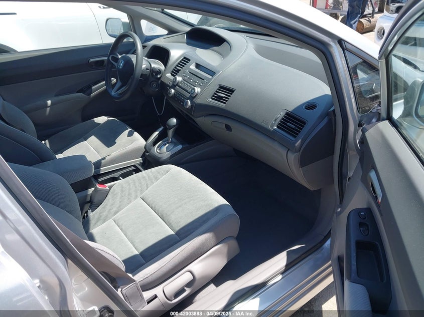 2010 HONDA CIVIC VIN: 19XFA1F54AE031082