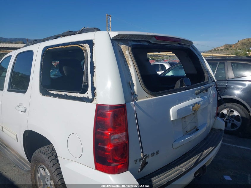 2011 CHEVROLET TAHOE VIN: 1GNSKAE02BR391465