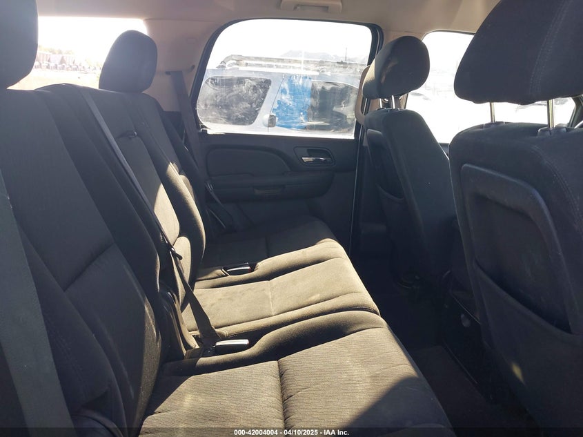 2011 CHEVROLET TAHOE VIN: 1GNSKAE02BR391465