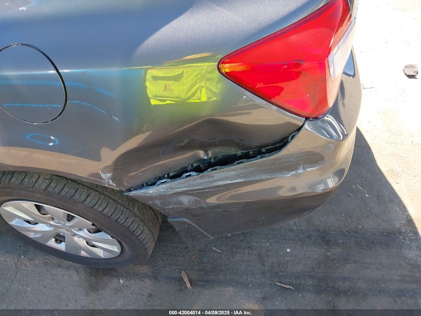 2012 HONDA CIVIC VIN: 2HGFB2F54CH335413
