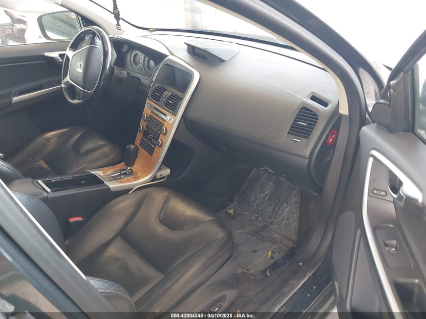 2011 VOLVO XC60 VIN: YV4952DL7B2166075