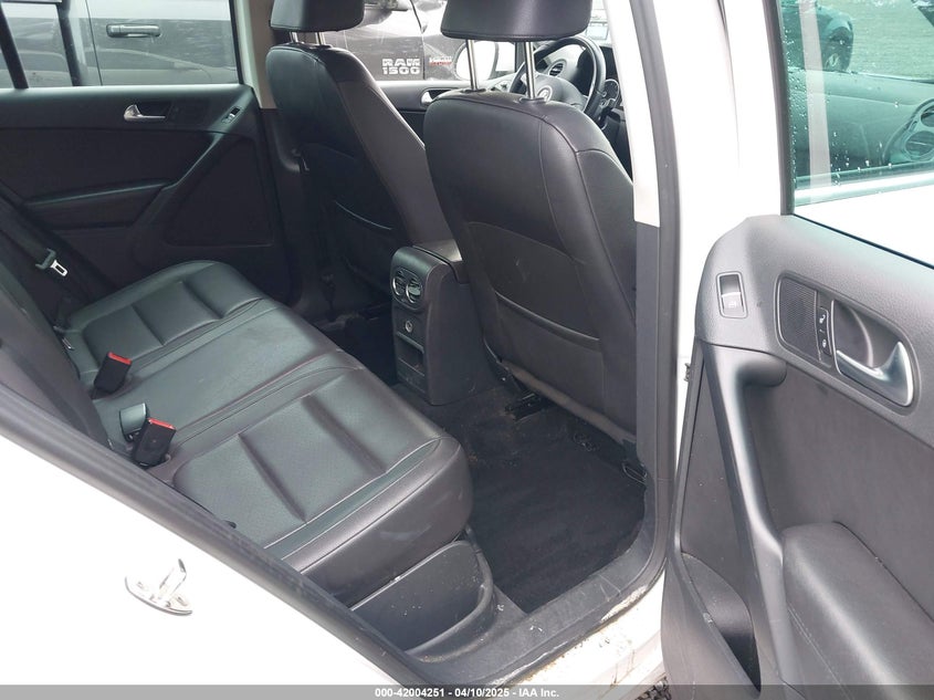 2013 VOLKSWAGEN TIGUAN SE - WVGBV3AX9DW623039