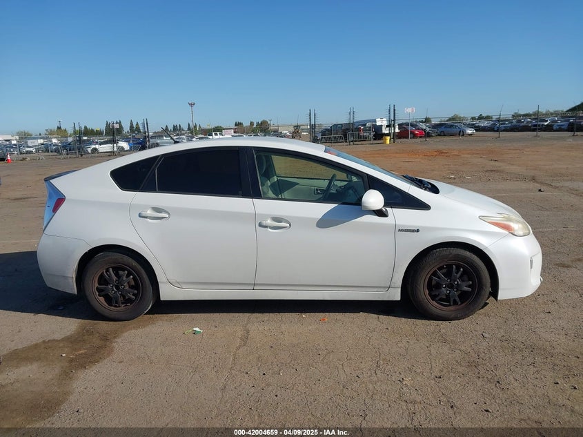 2013 TOYOTA PRIUS VIN: JTDKN3DU7D5646136
