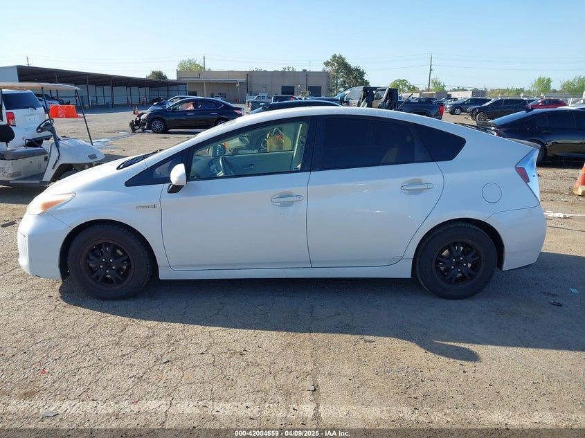 2013 TOYOTA PRIUS VIN: JTDKN3DU7D5646136
