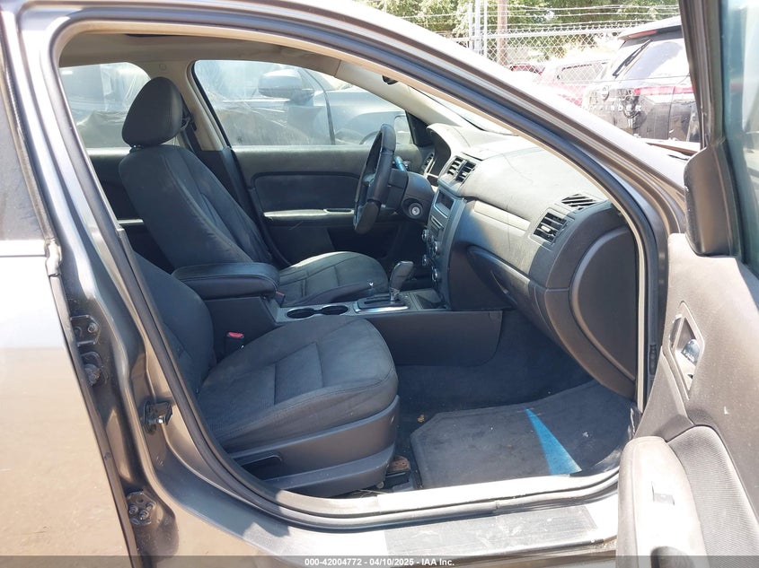 2010 FORD FUSION VIN: 3FAHP0HA0AR352188