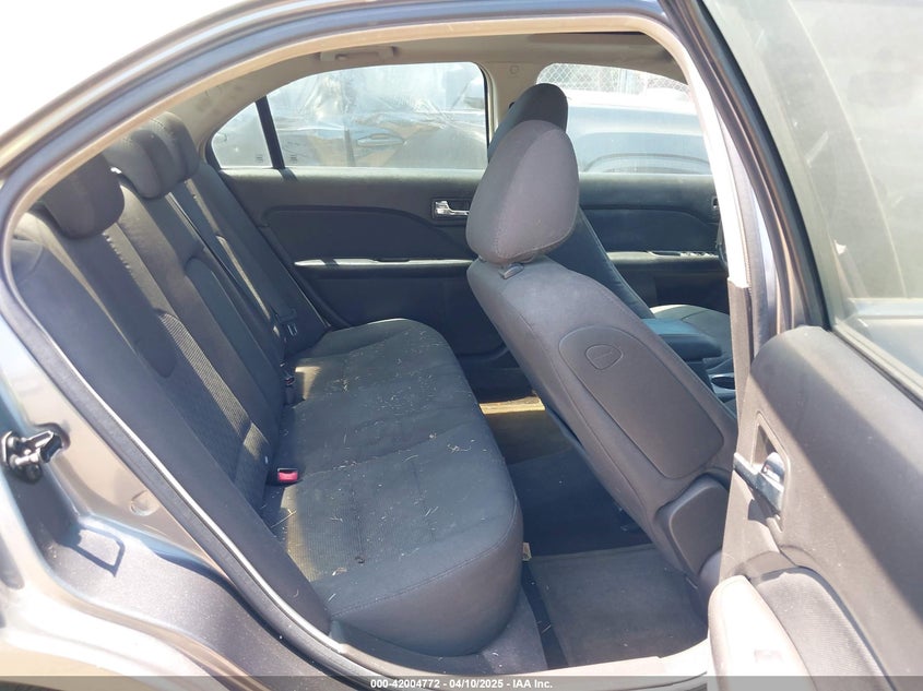 2010 FORD FUSION VIN: 3FAHP0HA0AR352188