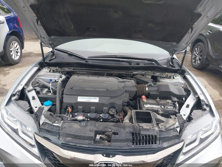 2017 HONDA ACCORD VIN: 1HGCT2B8XHA003630