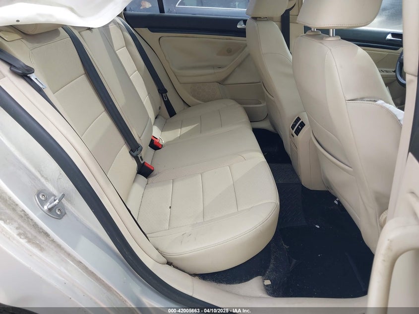 2011 VOLKSWAGEN JETTA SPORTWAGEN VIN: 3VWPL7AJ5BM602945